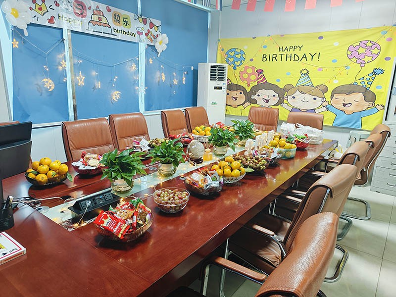 凯时尊龙人生就是博10月季度生日会摄图2 凯时尊龙人生就是博10月季度生日会摄图2