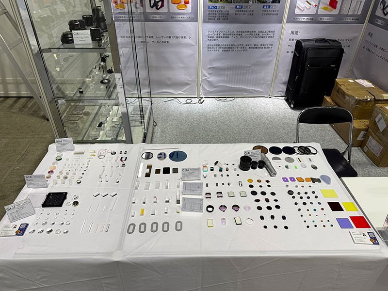 凯时尊龙人生就是博光学展品