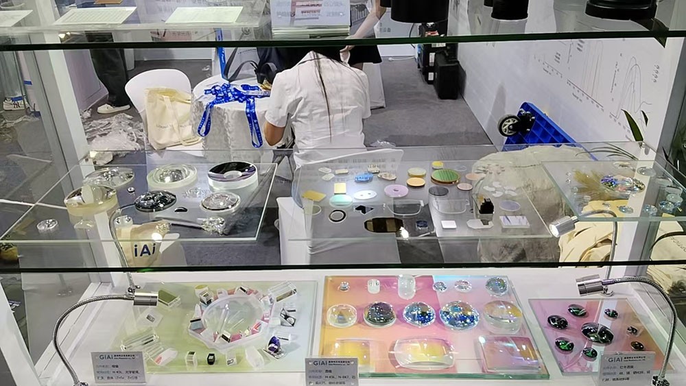 凯时尊龙人生就是博展区透韭封镜展品